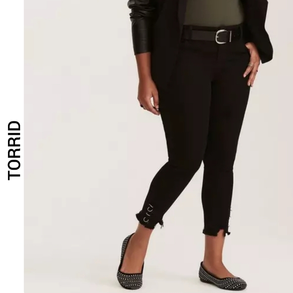 Torrid Premium Ankle Skinny Jeans Black Wash with Ring Cuffs New NWT - Picture 1 of 8